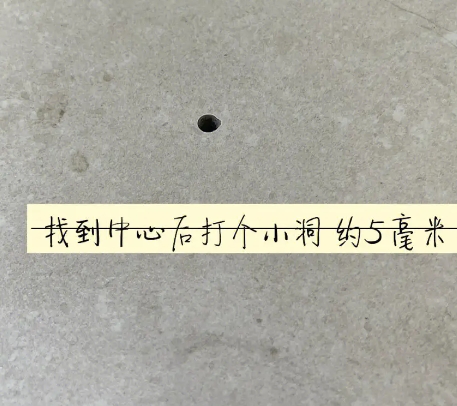 泉山瓷砖空鼓维修公司专业解答在瓷砖铺贴过程中，如果砂料搅拌不均匀，将会带来以下问题