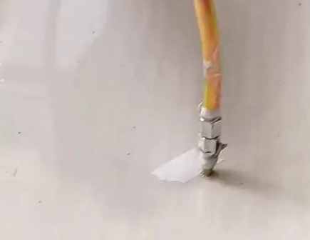 泉山瓷砖空鼓维修公司专业解答在瓷砖铺贴过程中，如果使用的砂料过粗（如全部使用了粗砂），可能会导致以下问题